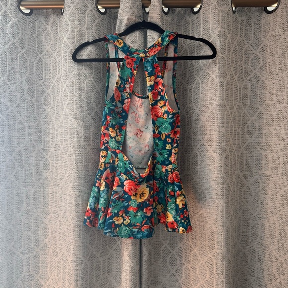 Audrey | Backless Floral Peplum  Blouse | Multi-color | Size : M - Picture 3 of 7